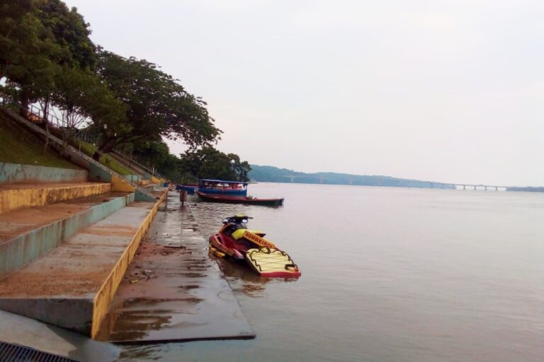 Cheia no Rio Paraná deixa prainhas de Porto Camargo e região debaixo d’água