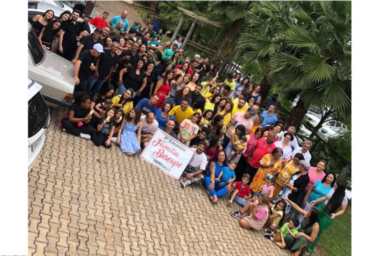 Quatro gerações de uma família participam de confraternização especial em Umuarama