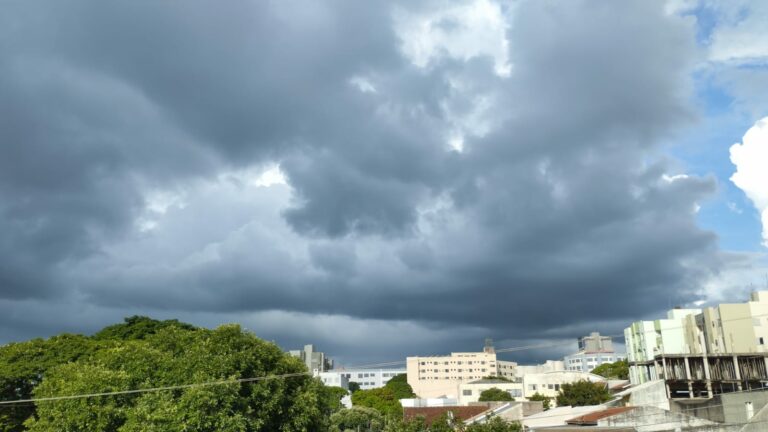 Defesa Civil emite alerta de possibilidade de chuva intensa para Umuarama e região