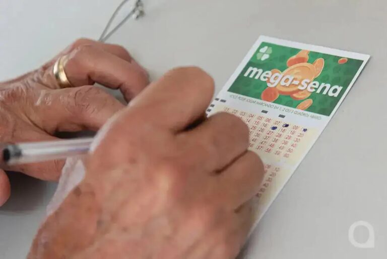 Apostadores disputam prêmio de R$ 3 milhões da Mega-Sena neste sábado