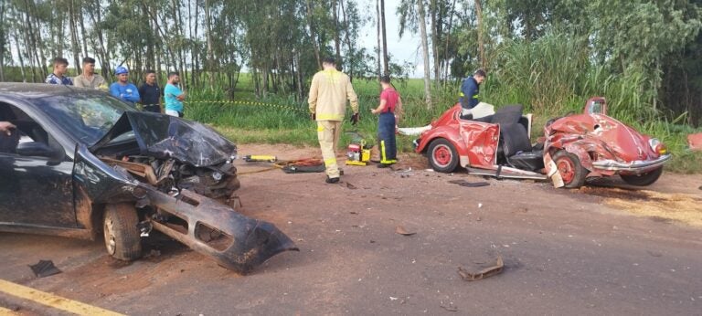 Duas pessoas ficam em estado grave após colisão na rodovia entre Umuarama e Serra dos Dourados
