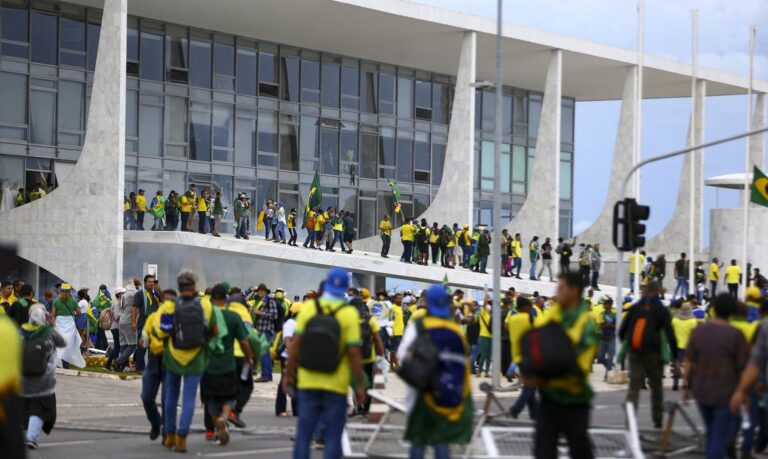 AGU quer condenação definitiva de financiadores dos atos golpistas de janeiro