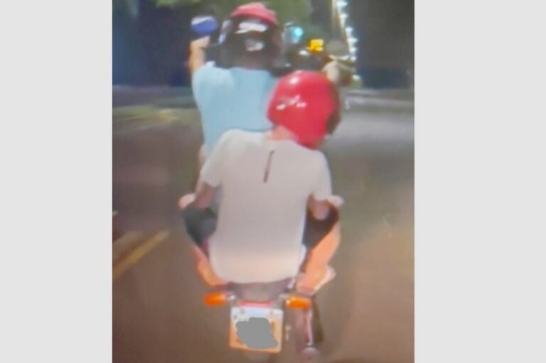 Adolescente empina moto em frente à Delegacia de Polícia Federal de Guaíra e é abordado