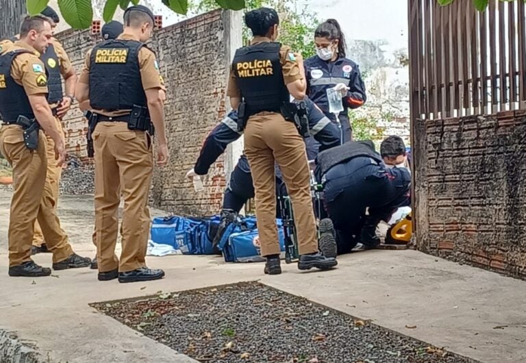 No dia do aniversário, homem invade casa, faz dois reféns e acaba baleado pela PM