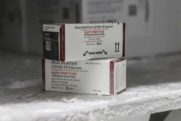 Saúde distribui 261,9 mil vacinas contra a Covid, incluindo doses para bebês e crianças