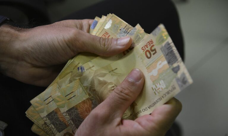 Novas regras do Bolsa Família serão apresentadas e famílias maiores terão adicional de R$ 50
