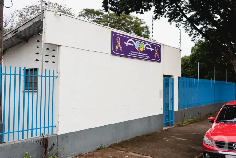 Umuarama: AMA realiza mega bazar neste sábado com peças custando R$ 1
