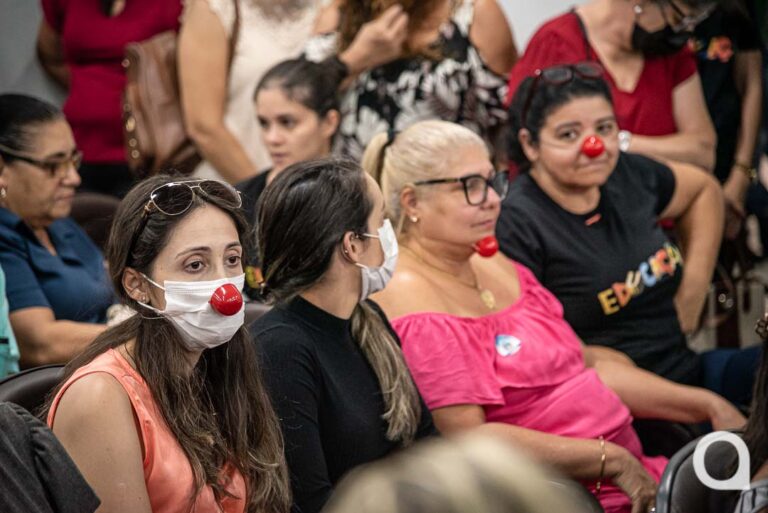 Pimentel envia para a Câmara projeto que altera o Plano de Carreira dos professores municipais