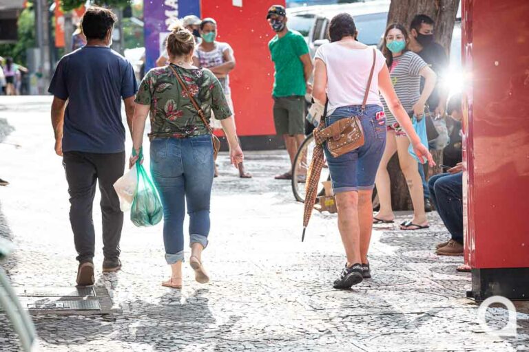 Abertura do comércio de Umuarama no feriado de Tiradentes será facultativa