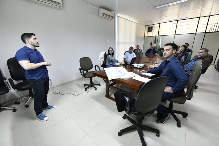 Umuarama: Projeto de implantação de rotas acessíveis é apresentado e prefeito busca recursos