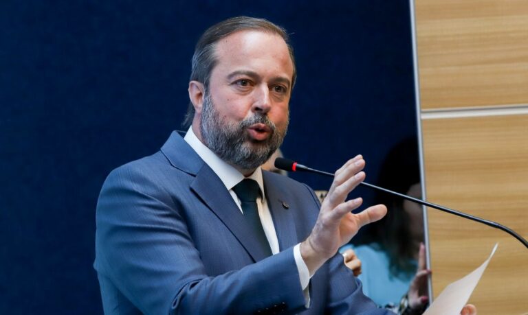 Ministro de Minas e Energia diz que não há necessidade do horário de verão em 2023