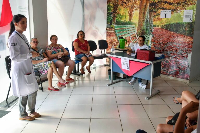 Programação do Outubro Rosa oferece serviços e atividades para mulheres de Umuarama