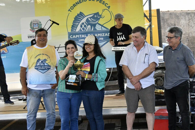 Após pegar 55 peixes, menina de 11 anos vence o 2° Torneio de Pesca do Lago Tucuruvi