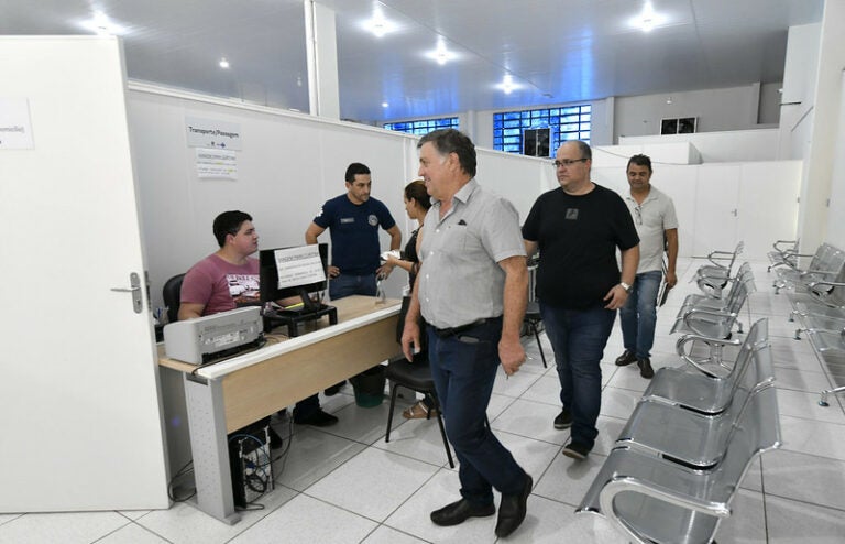 Pozzobom visita Secretaria de Saúde e destaca empenho na melhoria do atendimento