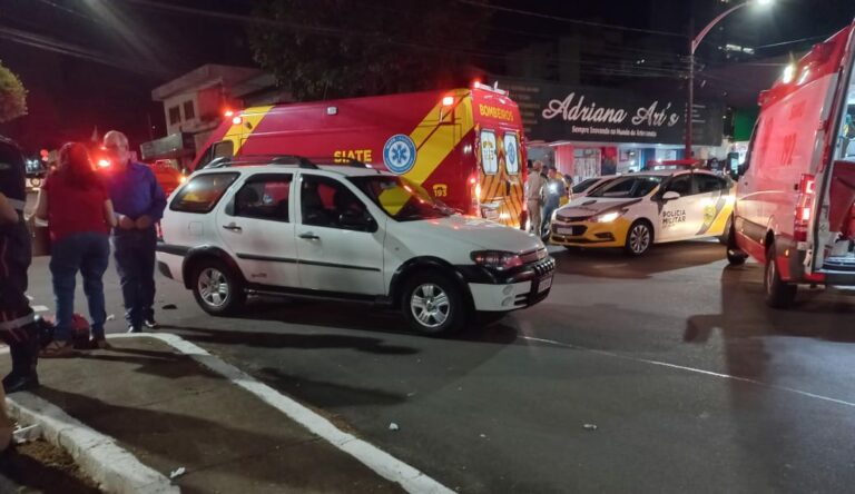 Acidente entre Palio e moto mobiliza equipes de socorro e PM no centro de Umuarama