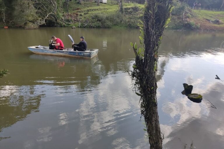 Três pessoas morrem após bote virar em represa particular no Paraná