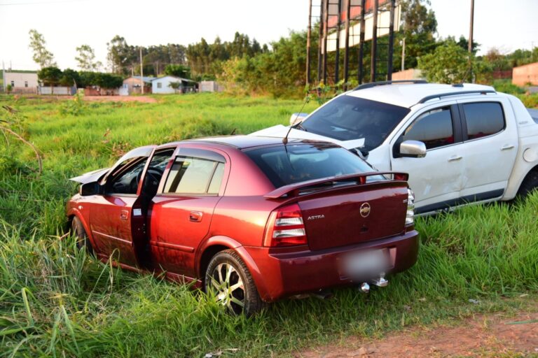 Morador de Cruzeiro do Oeste falece após colisão entre carro e caminhonete na PR-323