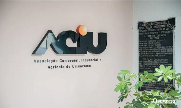 Aciu promove encontro com empresários para organização do desfile dos Papais Noéis