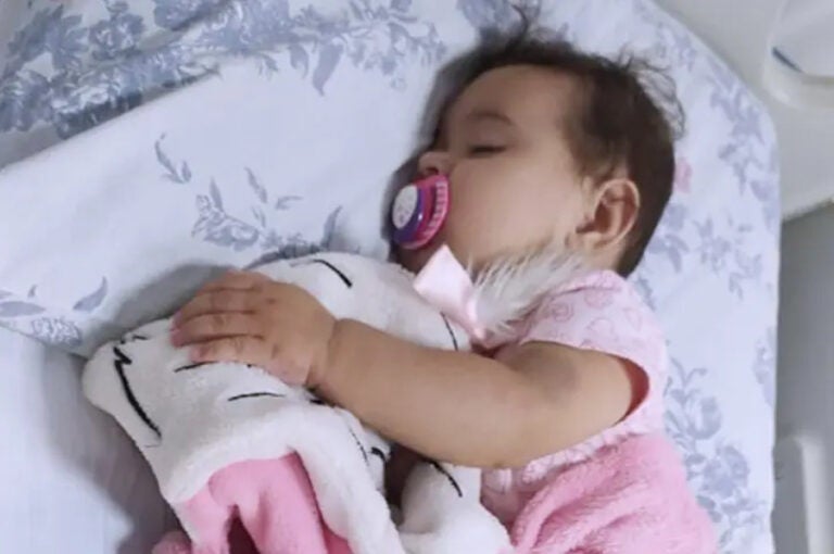 Umuaramense pede apoio para custear vacina que pode melhorar a vida da filha com doenças raras