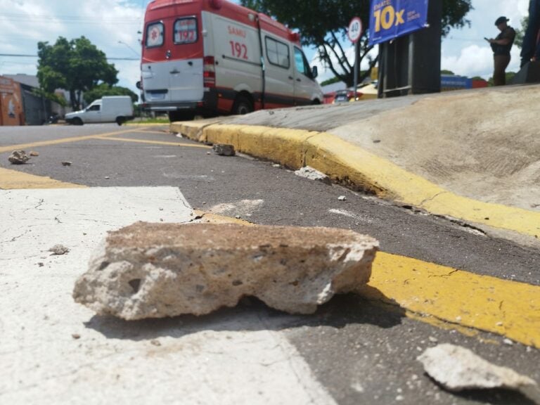 Homem é agredido e precisa de atendimento após briga generalizada na avenida Brasil, em Umuarama