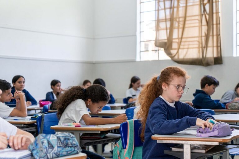 Consulta pública aprova modelo cívico-militar no próximo ano em mais 82 colégios no Paraná