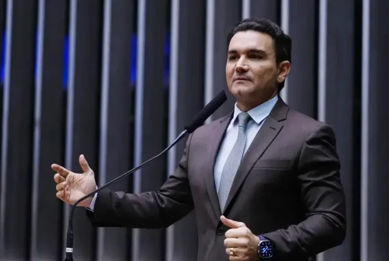 Zeca Dirceu confirma que Ministro do Turismo virá a Umuarama inaugurar o Centro de Eventos