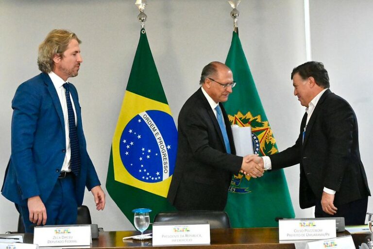 Pozzobom assegura recursos para saúde em encontro com presidente da República em exercício