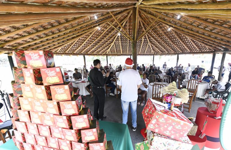 Centro Pop promove almoço natalino para pessoas em situação de rua e indígenas