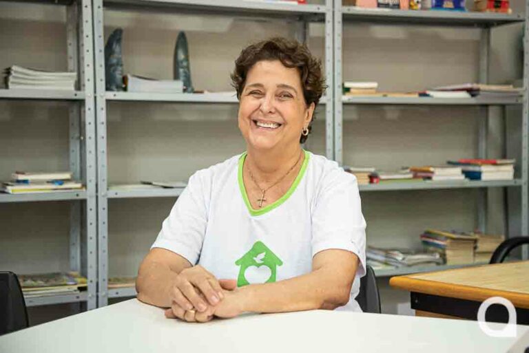 Casa da Paz busca voluntários para fortalecer bazar; setor de costura enfrenta desafios