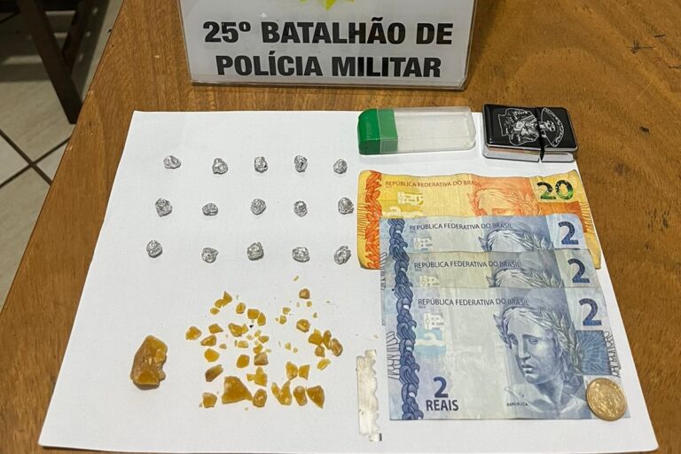 Jovem tenta engolir pedras de crack antes de ser abordado pela PM, em Umuarama
