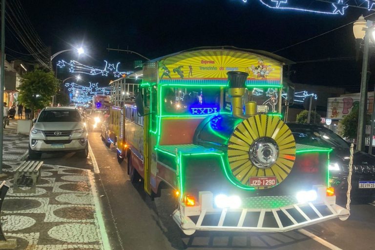 Trem da Alegria já está fazendo passeios em Umuarama com muita diversão