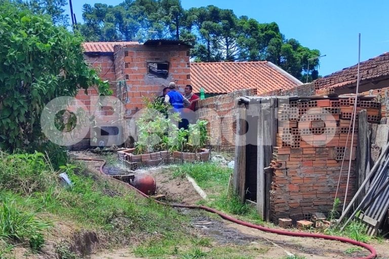 Criança de 3 anos morre carbonizada em incêndio na residência em que morava