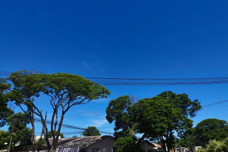 Sol predomina na região de Umuarama e temperatura ultrapassa os 31ºC nesta tarde