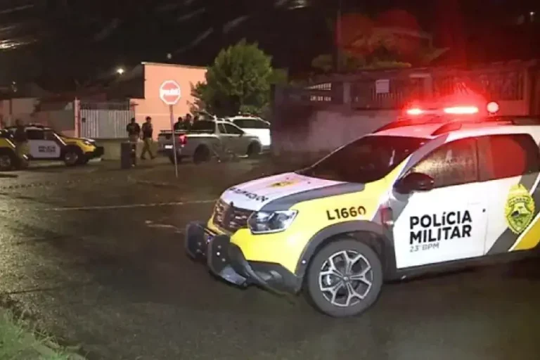Após ser espancada duas vezes pelo marido na mesma noite, esposa o mata a facadas