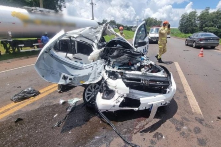 Morador de Umuarama morre após colisão contra carreta na BR-163 nesta segunda-feira