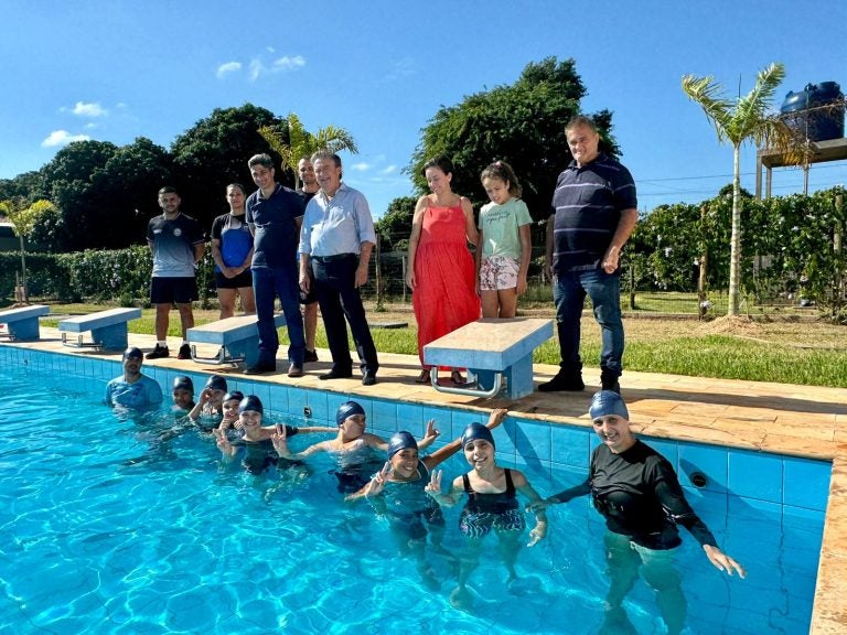Nova Olímpia celebra abertura da primeira piscina semiolímpica em uma escola municipal