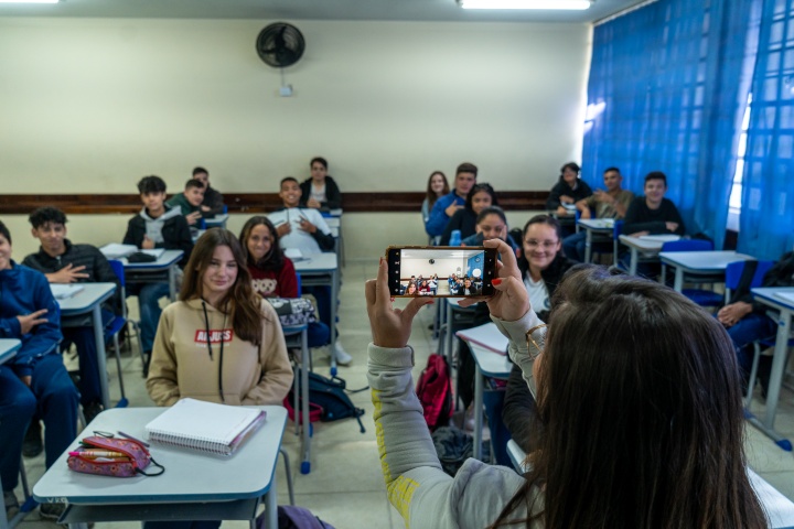 Professores da rede estadual do Paraná têm mais de 90% de aprovação entre pais e alunos