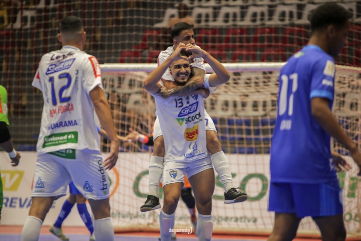 Umuarama Futsal garante vitória de 8 a 2 sobre Brasília na Liga Nacional