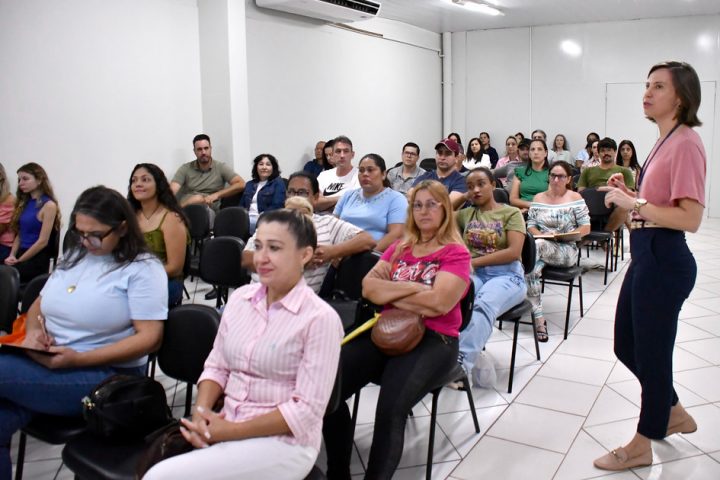 Profissionais do setor alimentício de Umuarama participam de curso recomendado pela Anvisa