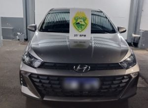 Carro furtado em São Paulo é recuperado no Centro de Umuarama