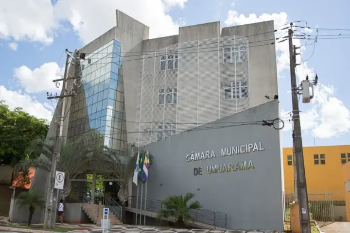 Câmara de Umuarama aprova 8 projetos em sessão extraordinária