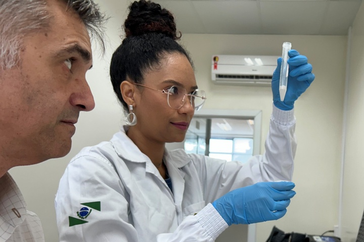 Polícia Científica do Paraná recebe moderno equipamento para análise de amostras químicas