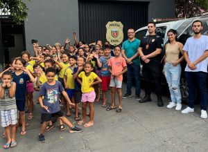 Polícia Civil de Pérola recebe visita de crianças do Projeto “Cres-Ser”
