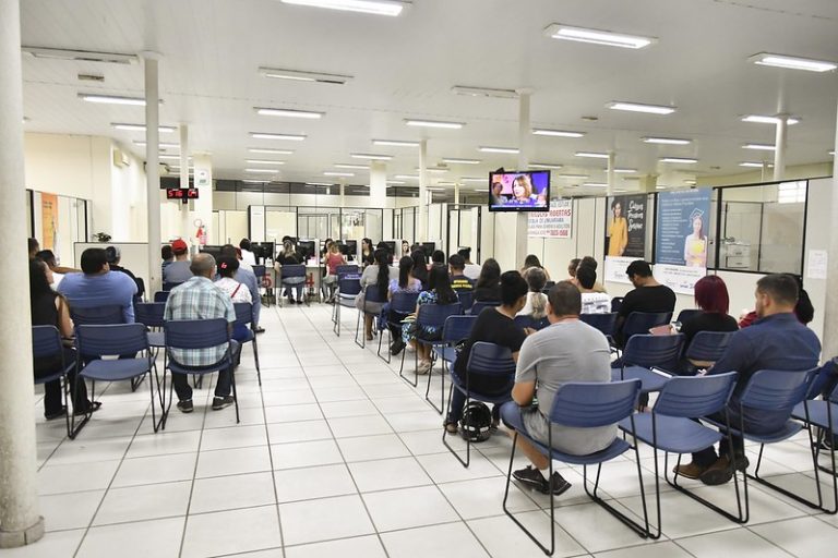 Supermercados disponibilizam 60 vagas de empregos em ação na Agência do Trabalhador