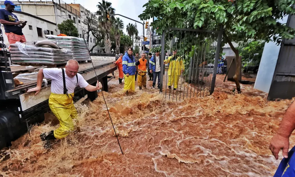 Número de mortes no Rio Grande do Sul sobe para 75; chuvas afetam 781 mil pessoas