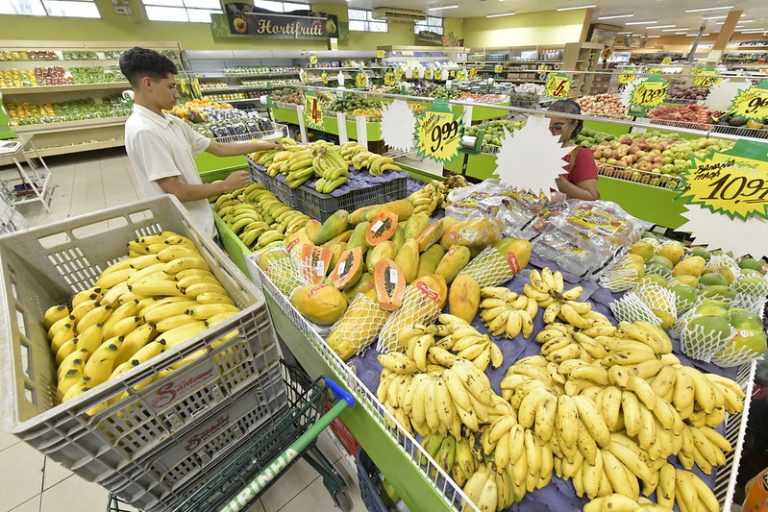 Umuarama: Cesta básica fica 2,7% mais barata em maio; fubá foi produto com maior queda de preço