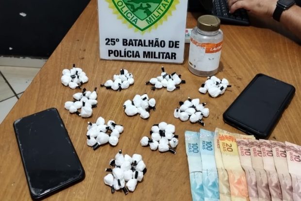 Condutor é preso pela Rotam com 103 porções de cocaína, em Umuarama