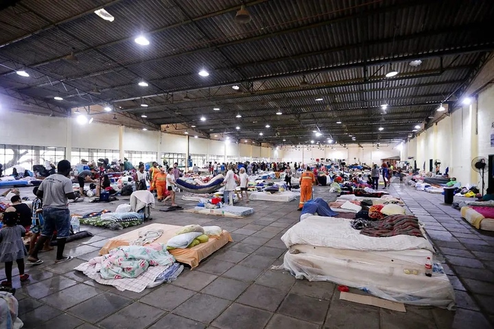 Mais de 81 mil pessoas buscam refúgio nos 722 abrigos temporários no RS