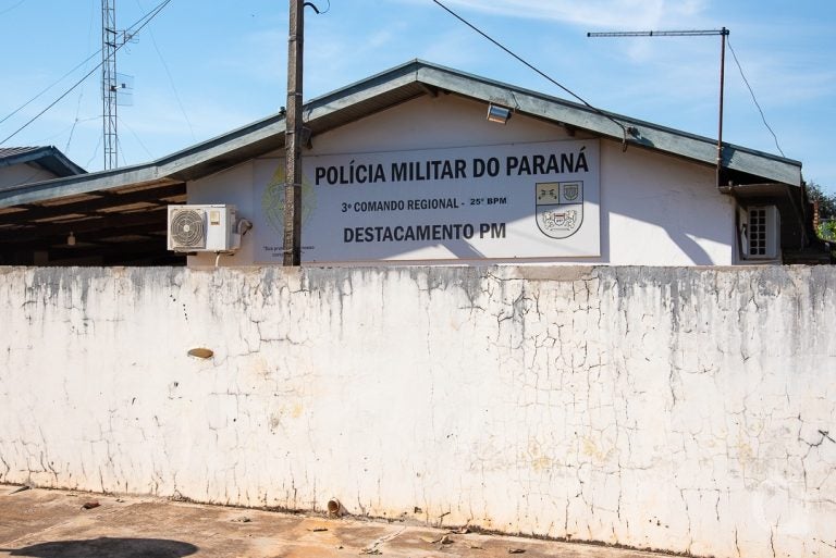PM de Perobal cumpre mandado de prisão por tráfico de drogas contra jovem