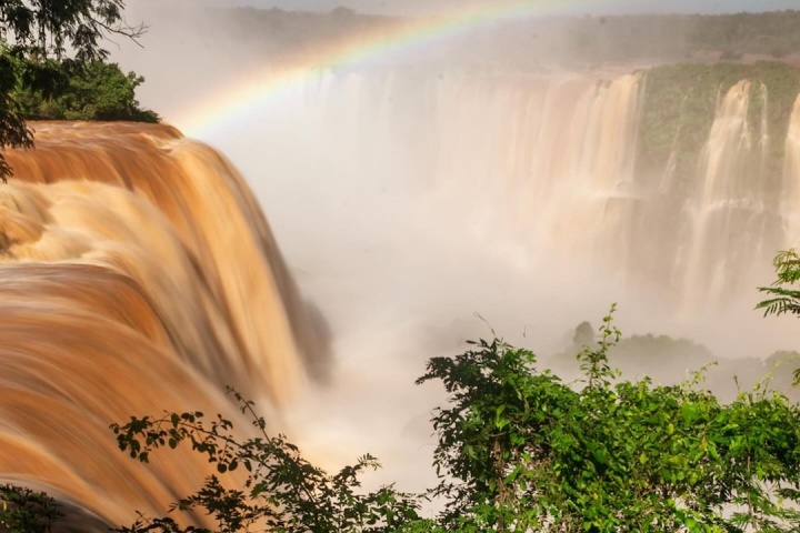 Cataratas do Iguaçu registram vazão três vezes maior que o normal